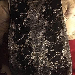 International concept black and beige lace blouse
